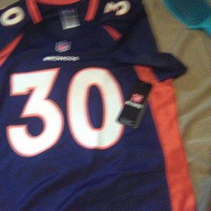 Medium broncos t-shirt